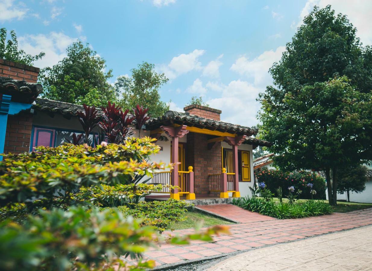 ホテル Termales El Otono La Enea エクステリア 写真 The house of Gabriel García Márquez in Araure, Araure State, Venezuela.